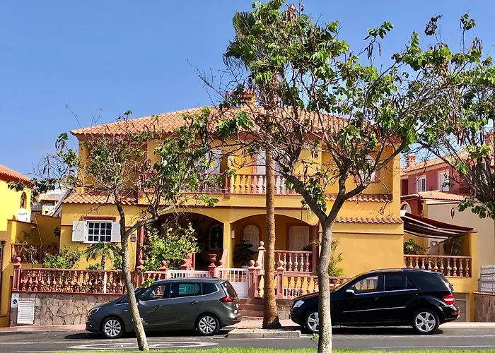 Duque Holidays Адехе